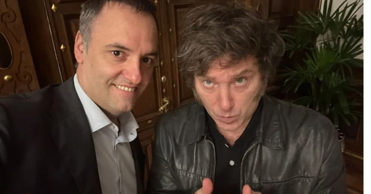 Renuncia el jefe de Gabinete de Milei en medio de un escándalo por presunta corrupción